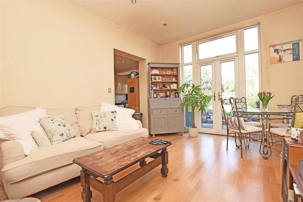 Belgrade Road, Hampton 2 bed apartment £1,950 pcm (£450 pw)