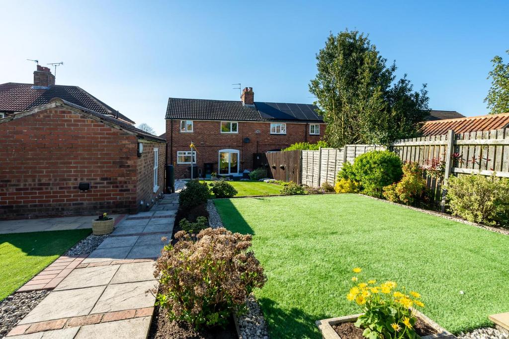 Beech Grove, York 3 bed semidetached house £385,000