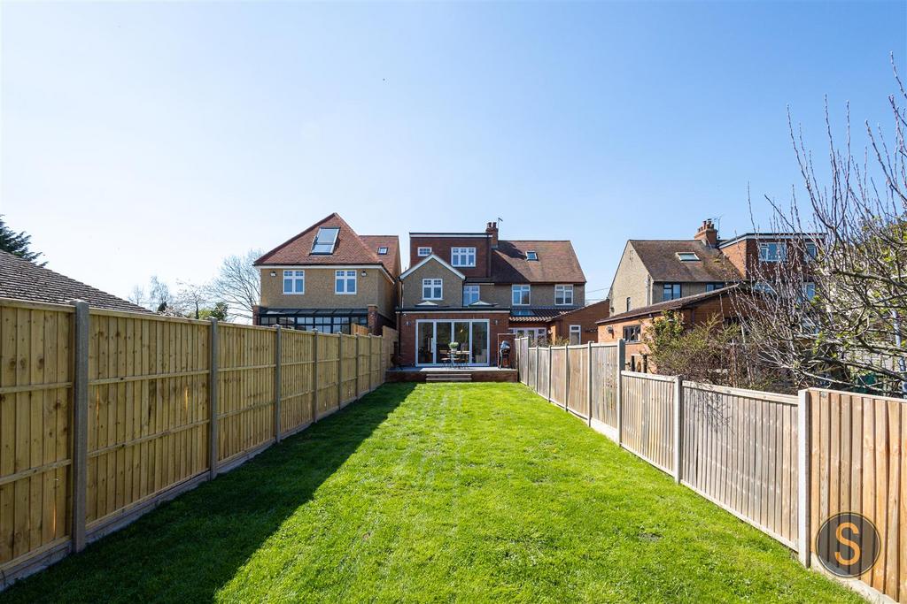 Ivinghoe Aston 3 bed semidetached house for sale £650,000