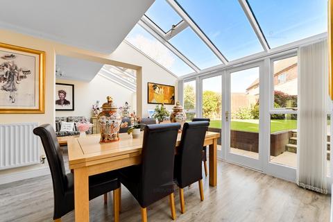 6 bedroom detached house for sale - Colindale Street, Monkston Park, Milton Keynes, MK10