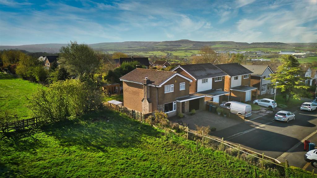 Dawson Avenue, Simonstone, Ribble Valley 3 bed detached house £325,000
