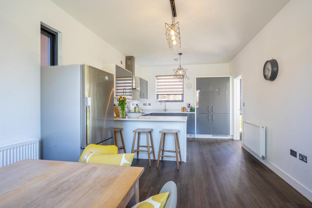 Meadlands Mews, Derwenthorpe, York 5 bed detached house for sale £650,000