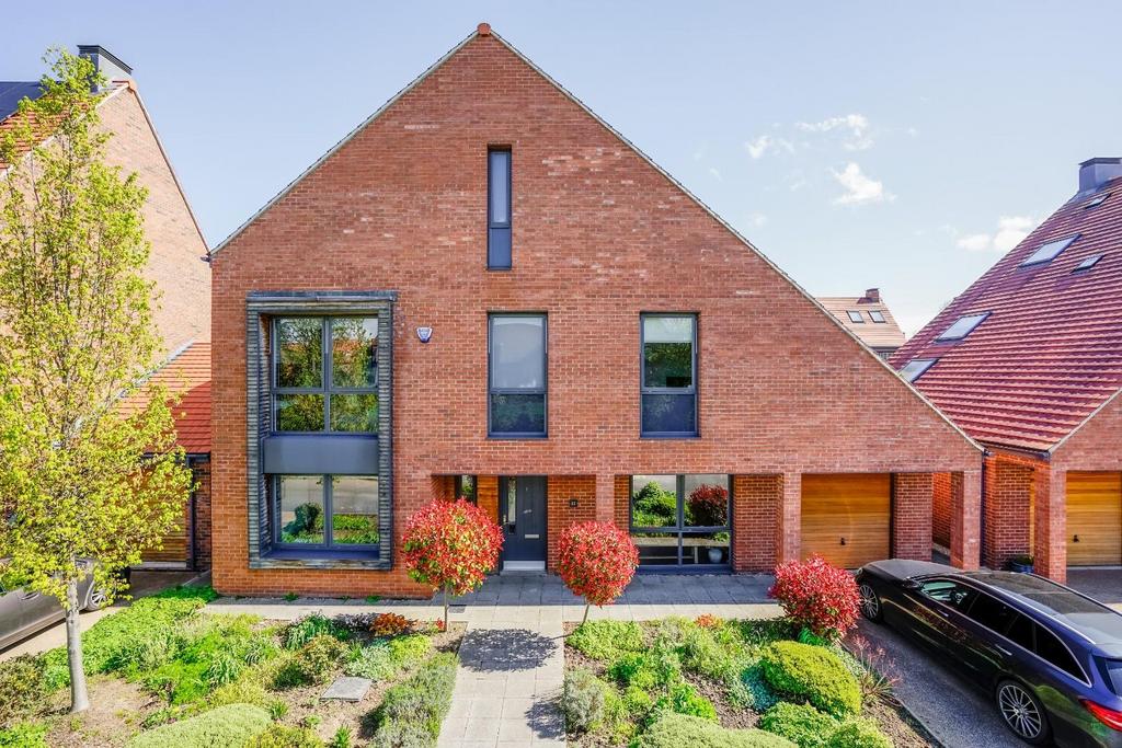 Meadlands Mews, Derwenthorpe, York 5 bed detached house £650,000
