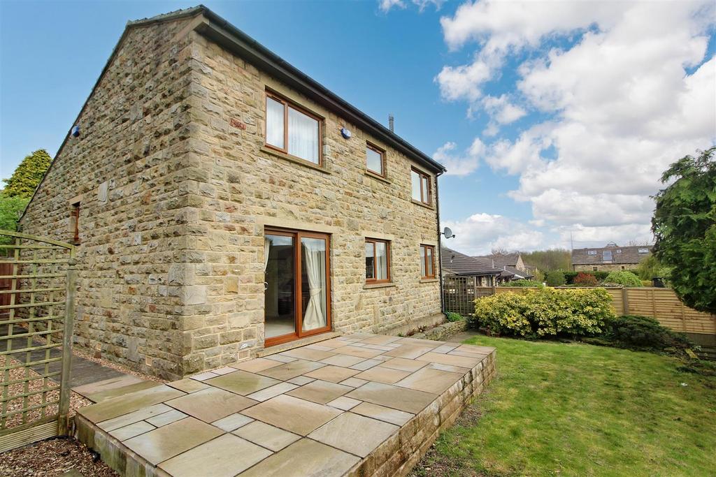 Rillside, Shepley, Huddersfield, HD8 8ED 3 bed detached house for sale