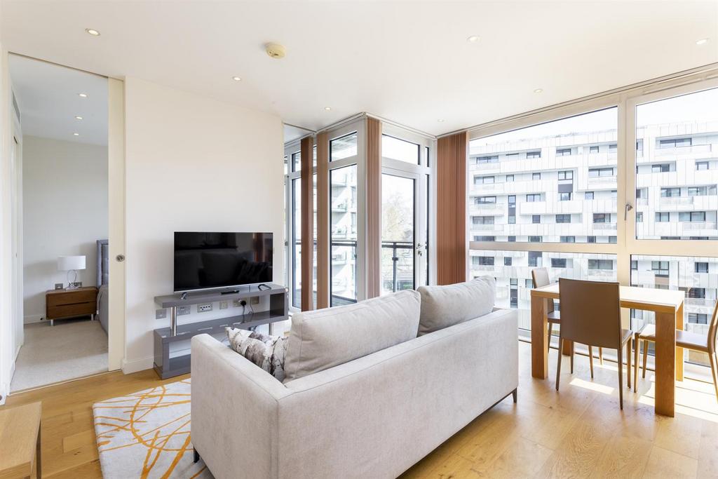 Hepworth Court, Grosvenor Waterside, 30 Gatliff Road, London, SW1W 1 bed flat to rent £3,012