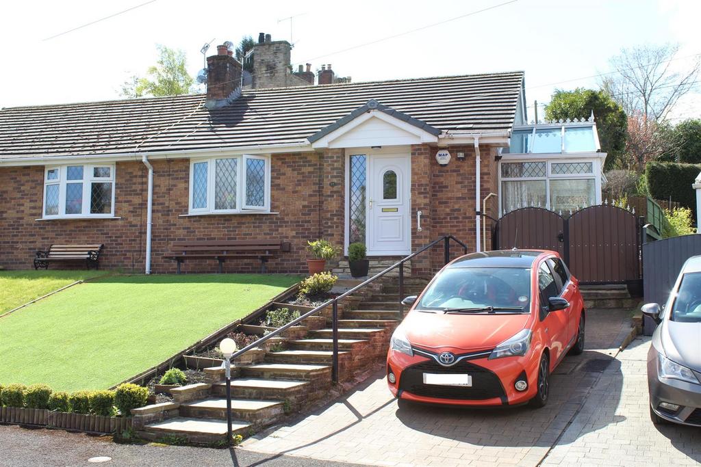 Slant Close, Glossop 2 bed semidetached bungalow £275,000