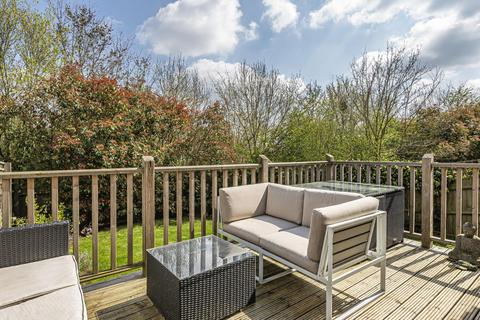 22 Thirleby Road, London, NW7 1BQ