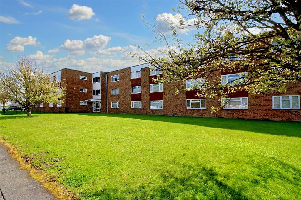 Bedgrove, Aylesbury 1 bed apartment £136,500