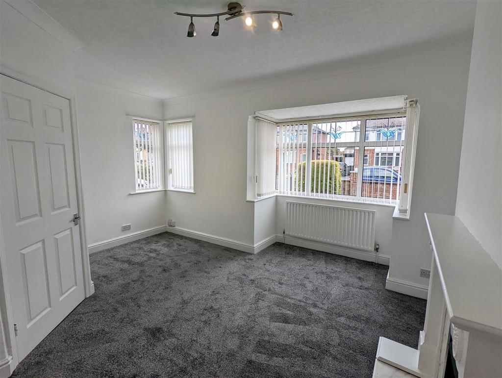 Lynton Gardens, Darlington 2 bed semidetached house £650 pcm (£150 pw)