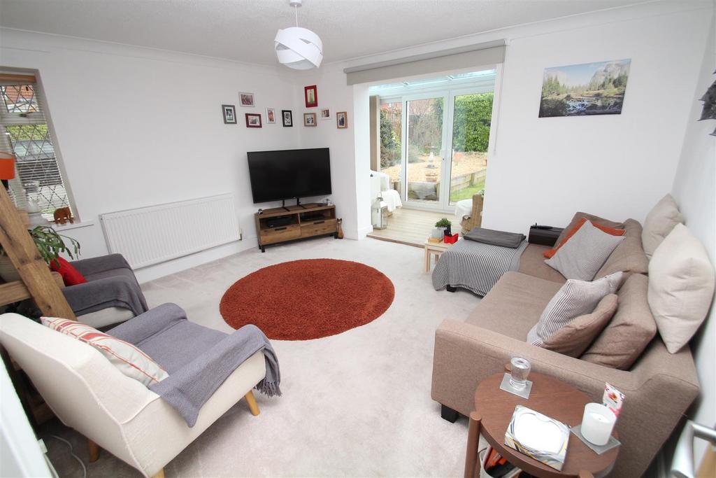 Wanborough 3 bed detached house for sale £375,000