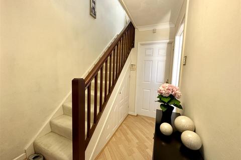 3 bedroom detached house for sale - Hardy Close, Barry