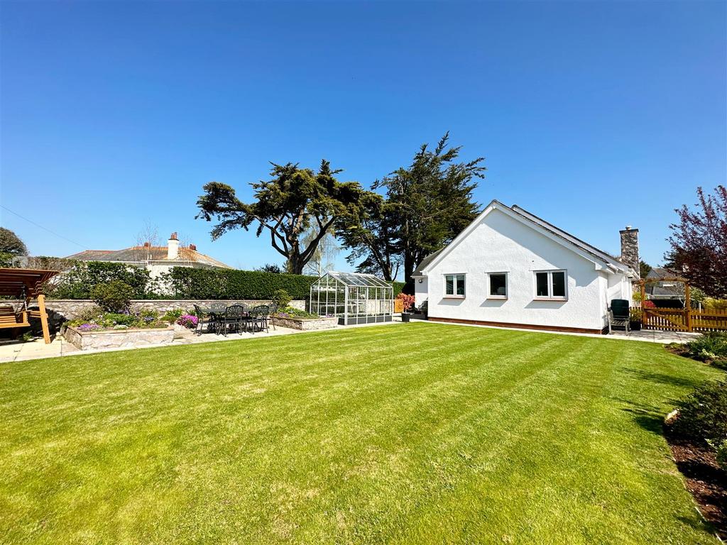 Warborough Road, Churston Ferrers, Brixham 3 bed detached bungalow for