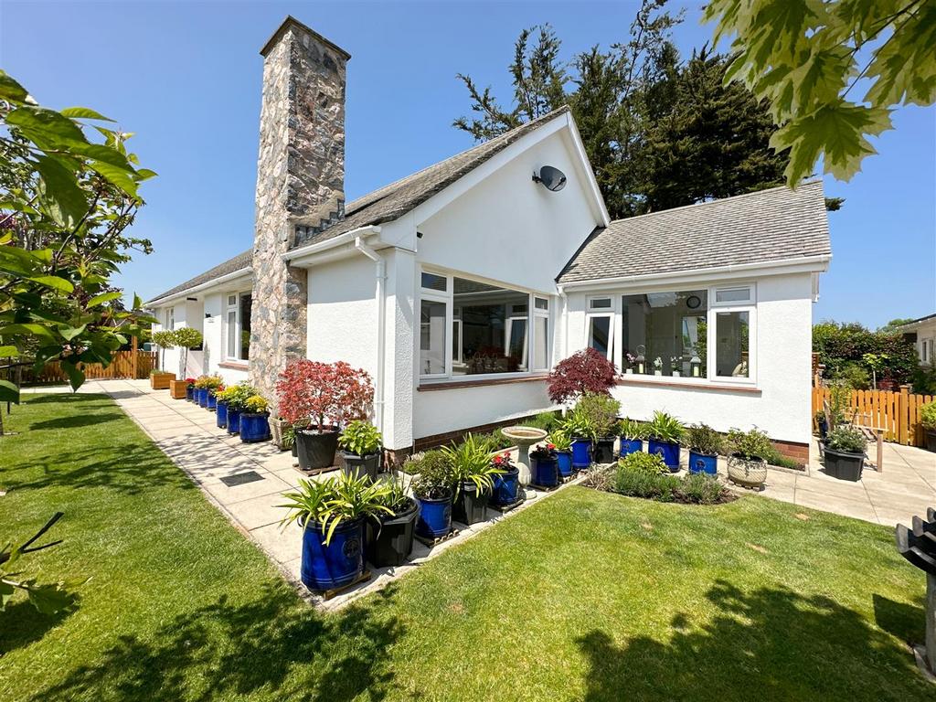 Warborough Road, Churston Ferrers, Brixham 3 bed detached bungalow for