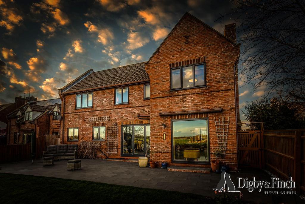 Farriers Way, Carlby, Stamford 4 bed house £600,000