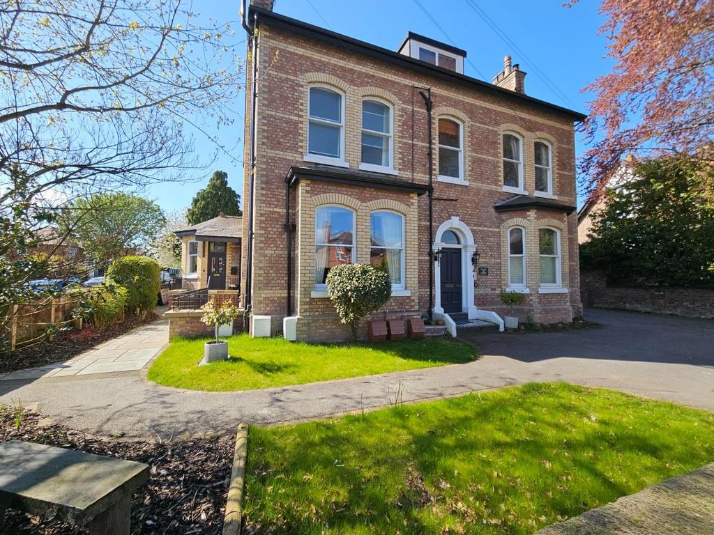 Hale Road, Hale 2 bed apartment £2,000 pcm (£462 pw)