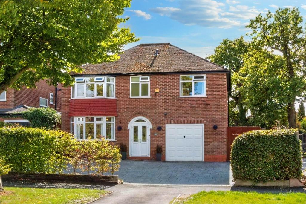 Wood Lane, Timperley 4 bed detached house £2,450 pcm (£565 pw)