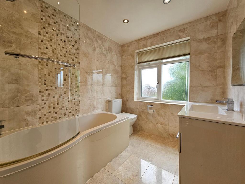 En Suite Bathroom