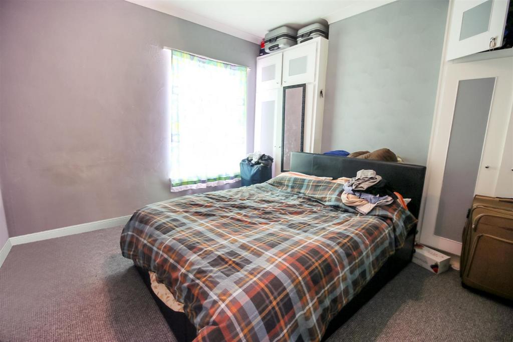 Bed1dp.jpg