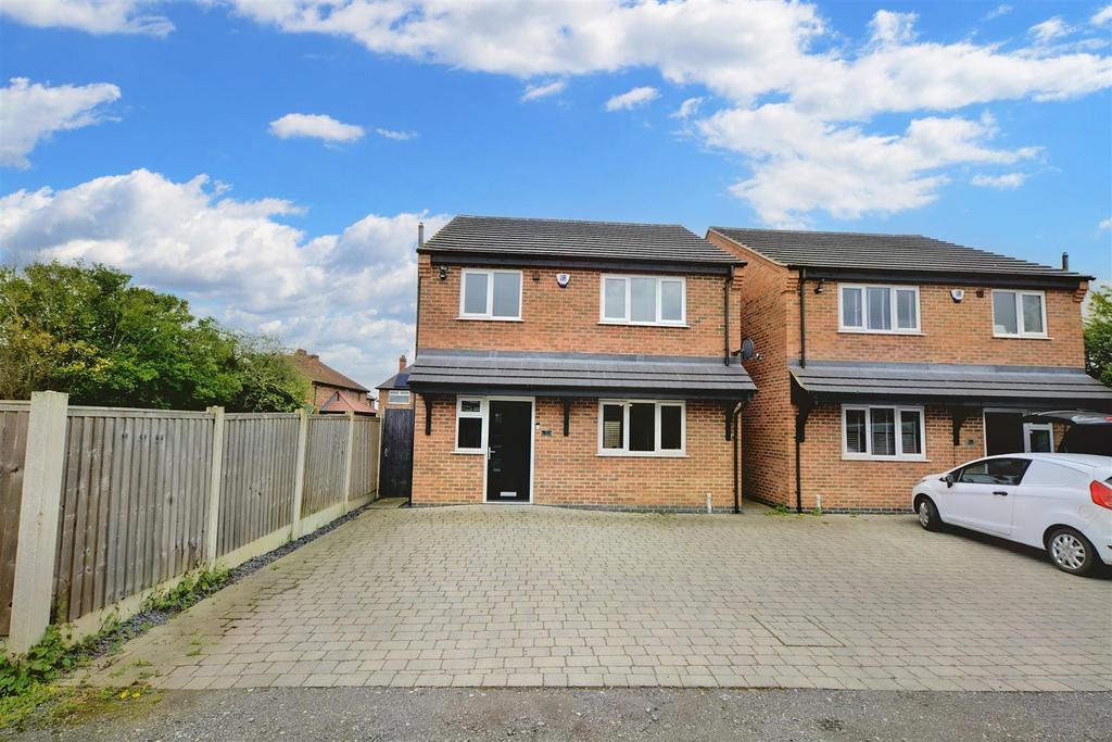 Cornwall Drive, Long Eaton 3 bed detached house for sale £320,000