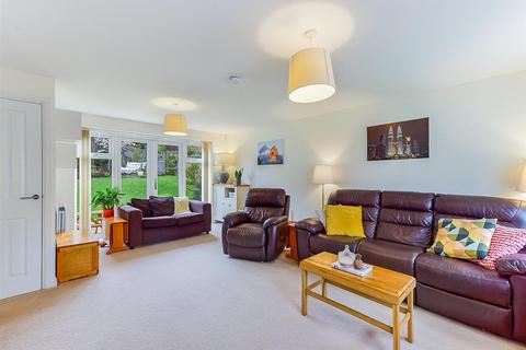 2 Fieldview Drive, Powick, Worcester, WR2 4ST