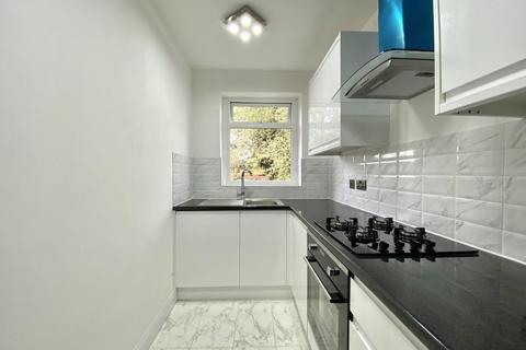 12a Avon Close, Hayes, UB4 9AH