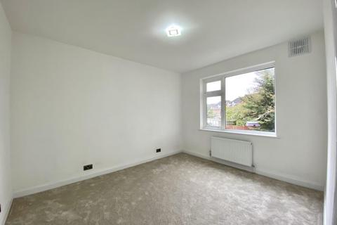 12a Avon Close, Hayes, UB4 9AH