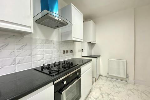 12a Avon Close, Hayes, UB4 9AH