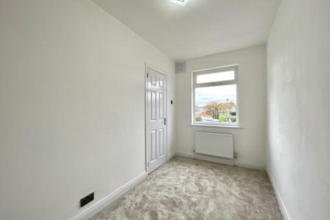 12a Avon Close, Hayes, UB4 9AH