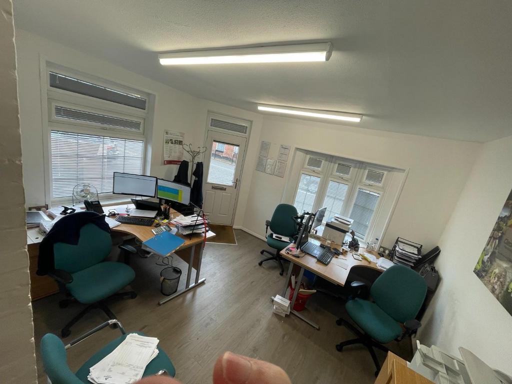 Office 1.jpg
