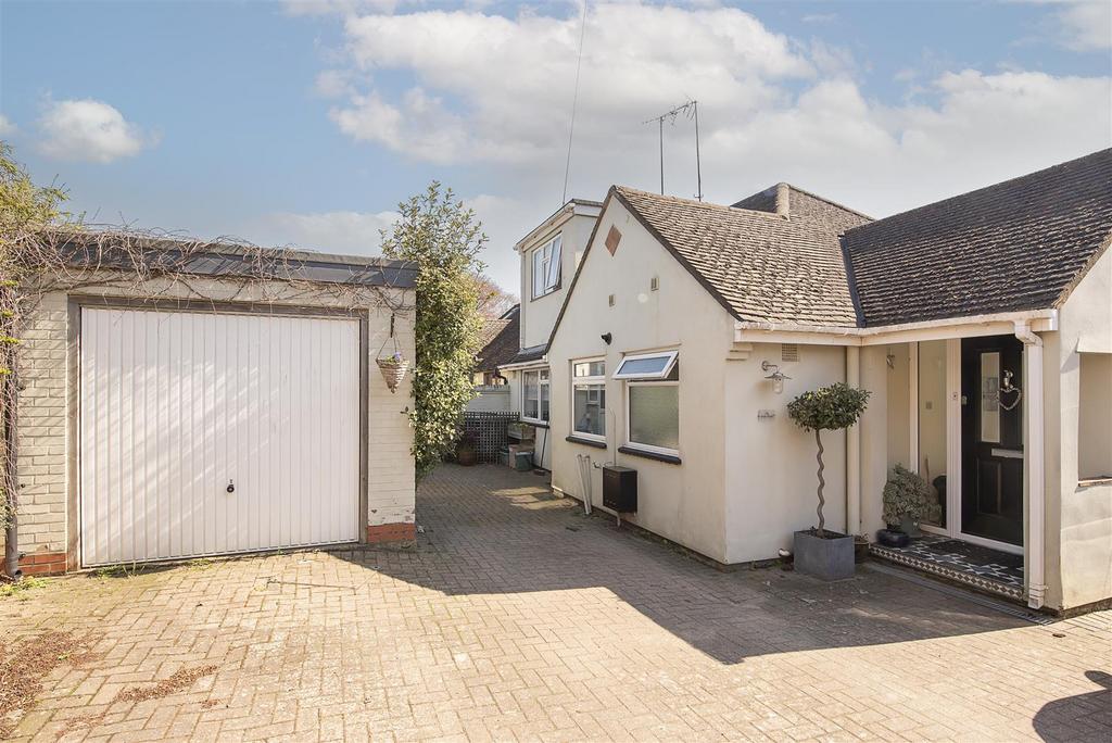 Holly Walk, Harpenden 3 bed semidetached house for sale £899,500