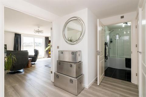 2 bedroom penthouse for sale - Ovaltine Court, Kings Langley