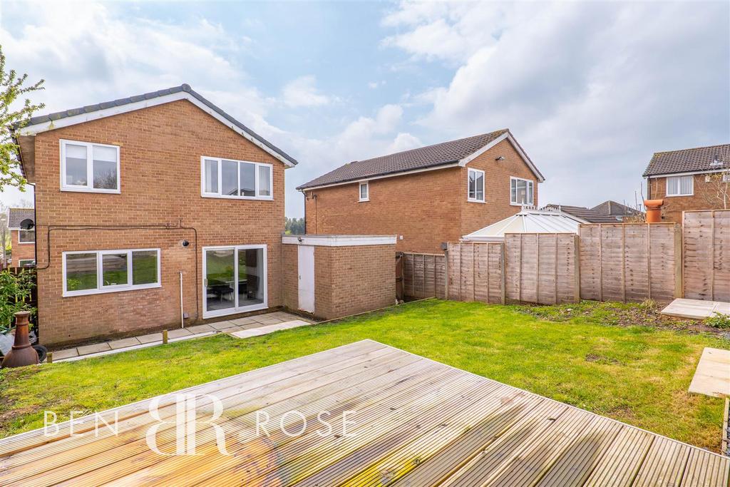 Higher Meadow, Leyland 4 bed detached house for sale £290,000