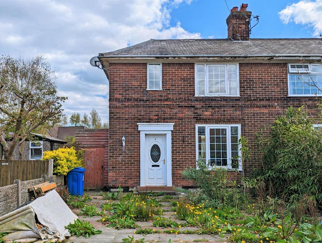Prestwich Avenue, Leigh 2 bed semidetached house £155,000