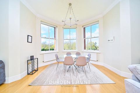 2 bedroom apartment for sale, Osborne House, Woodford Green, IG8