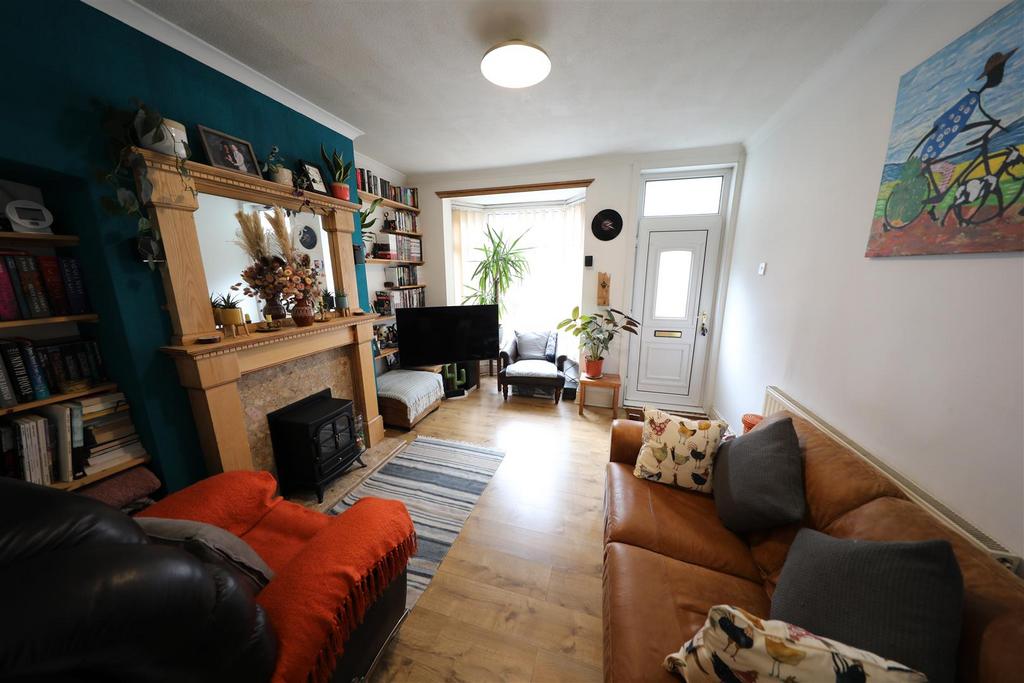 Sherwood Avenue, Welbeck Street, Hull 2 bed terraced house for sale £