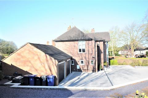 2 Abbots Way, Newcastle, ST5 2ET