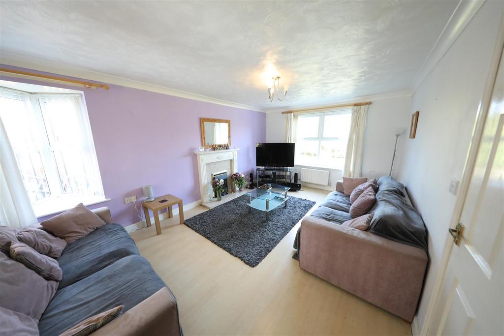 Blackwater Way, Kingswood, Hull 4 bed detached house for sale £225,000