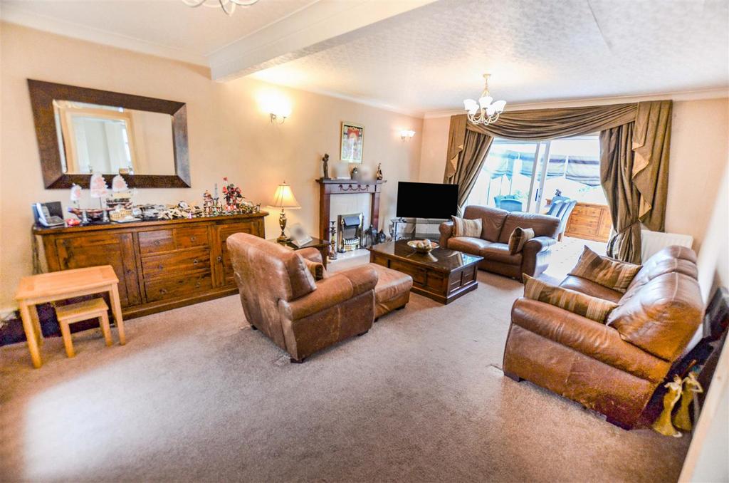 Pear Tree Drive, Great Barr, Birmingham 3 bed detached house £485,000