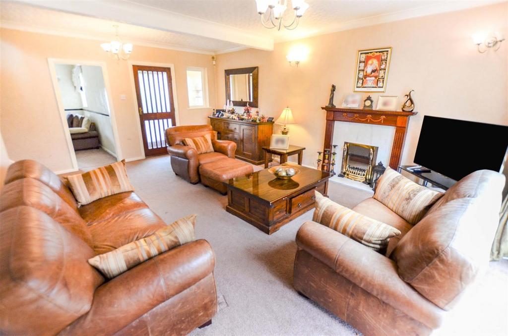 Pear Tree Drive, Great Barr, Birmingham 3 bed detached house £485,000