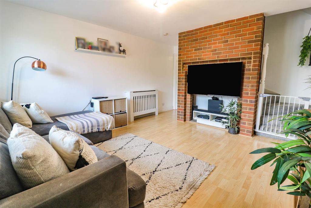 Anglesey Close, Stortford 2 bed terraced house £365,000