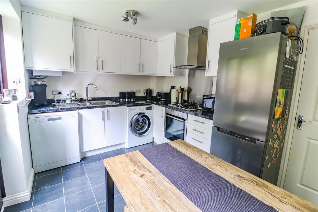 Anglesey Close, Stortford 2 bed terraced house £365,000