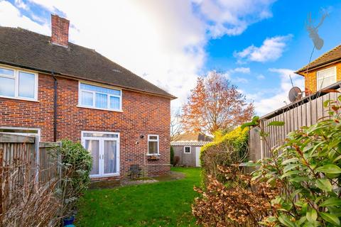 2 bedroom semi-detached house for sale - Bernwell Road, Chingford E4