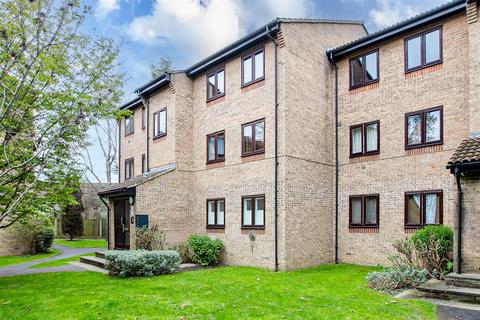 28 Gresham Way, London, SW19 8ED