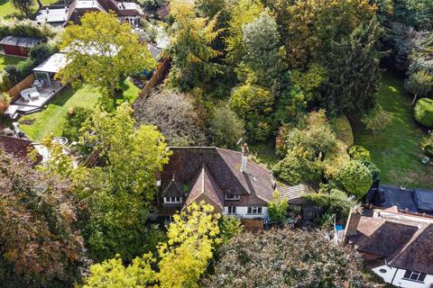 144 Banstead Road, Epsom, KT17 3HN
