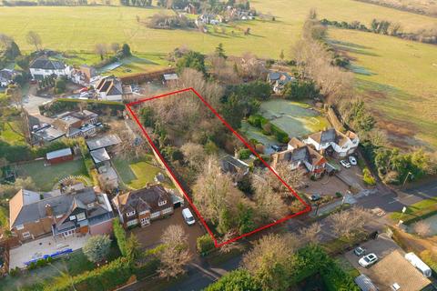 144 Banstead Road, Epsom, KT17 3HN