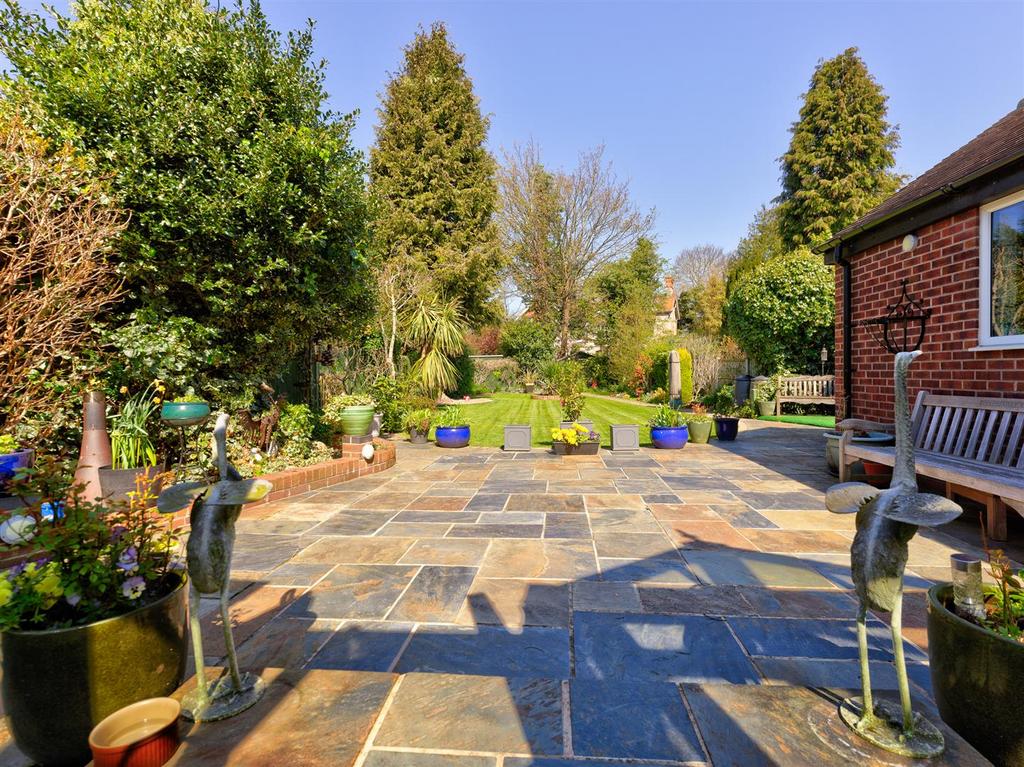 Mytton Oak Road, Shrewsbury 4 bed detached house for sale £650,000