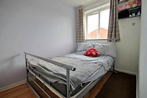 18 Exeter Drive, Tamworth, B79 7YQ