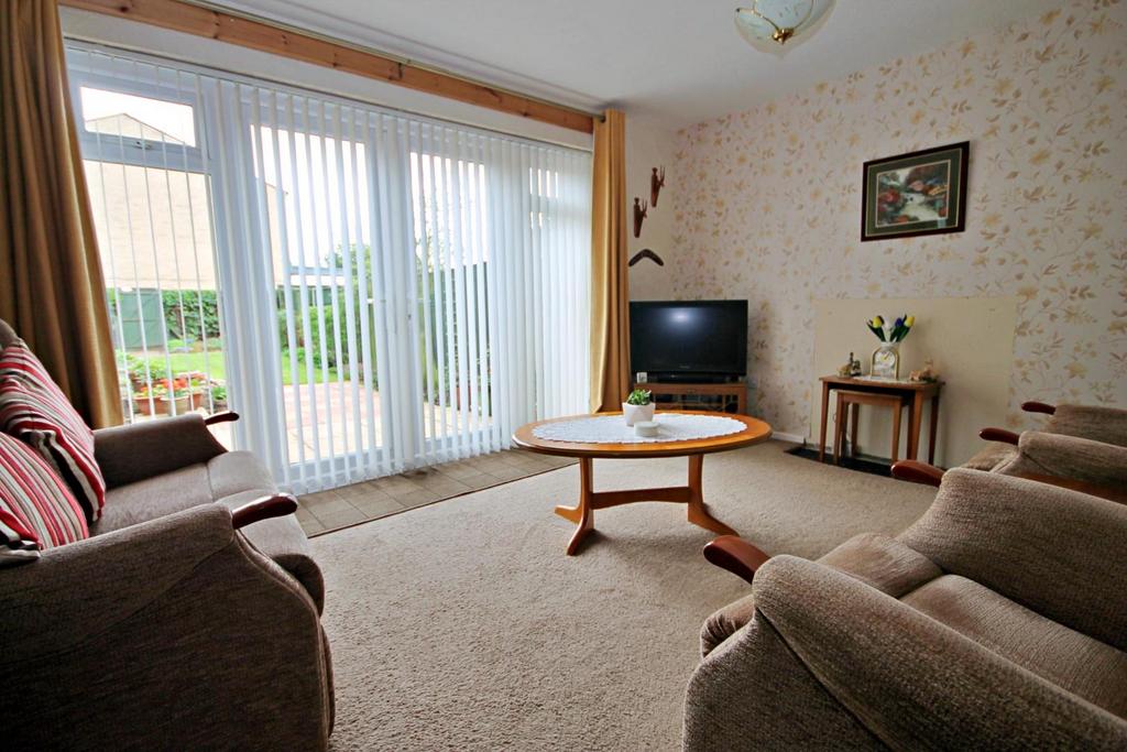 Caledonian, Glascote Heath, Tamworth 3 bed terraced house for sale £