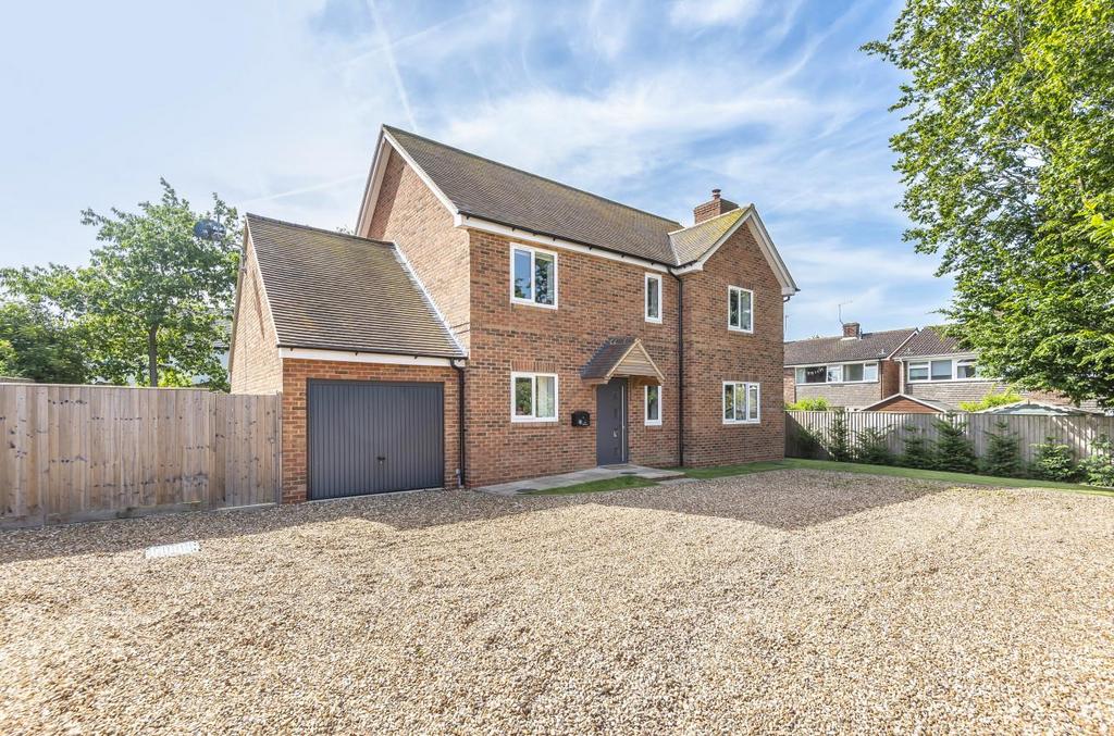 Chalgrove, Oxford 4 bed detached house for sale £750,000