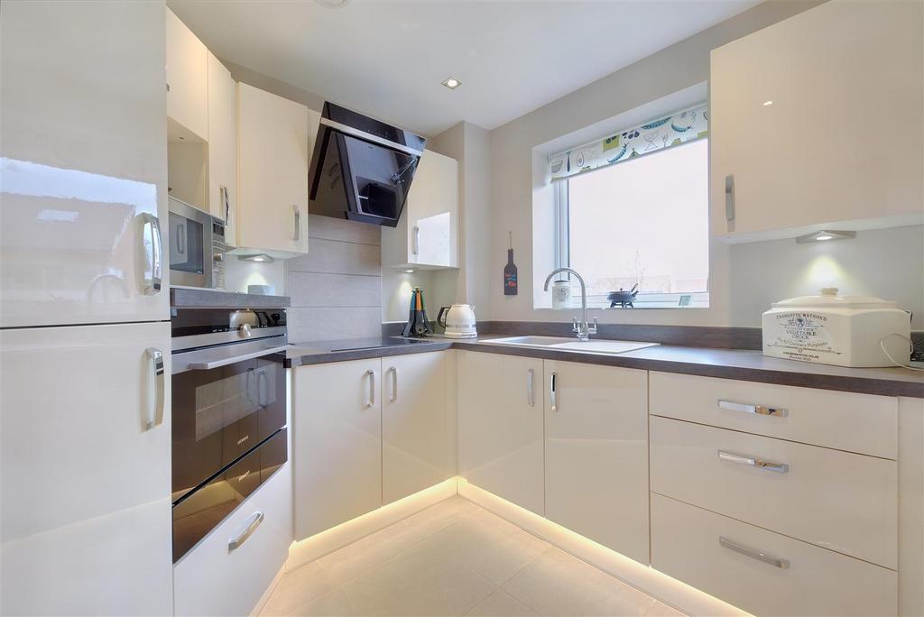 8547524-interior15.JPG